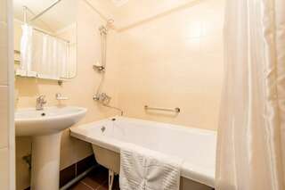 Гостиница Бурятия Улан-Удэ Двухместный "Стандарт" (I категория) две раздельные кровати-4