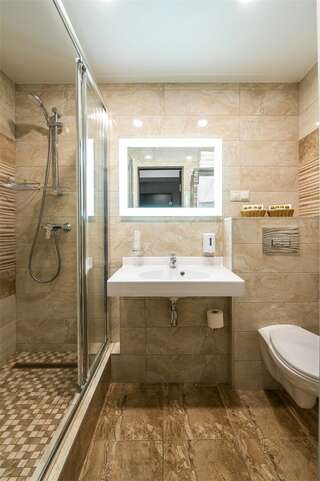 Гостиница Бурятия Улан-Удэ "Джуниор Сюит" (Высшая категория)-3